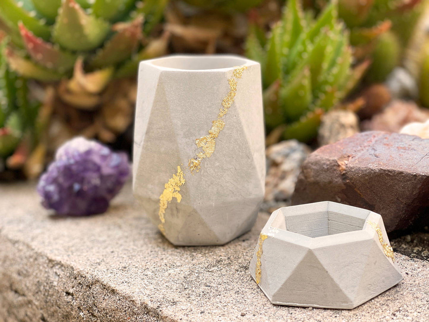 GEOMETRIC TEA LIGHT CANDLE HOLDER