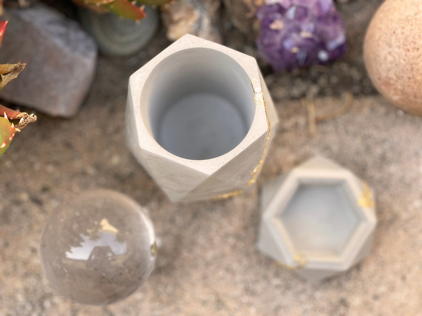 GEOMETRIC TEA LIGHT CANDLE HOLDER